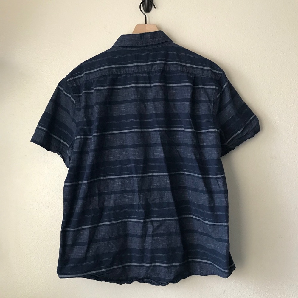 Bundle Of 3 Button Down Shirts - Xl - image 4